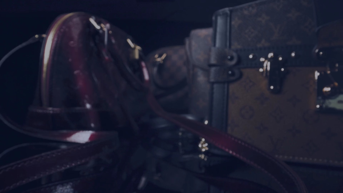 Louis Vuitton Outfits Bags in Shearling for F/W 2022 - PurseBlog